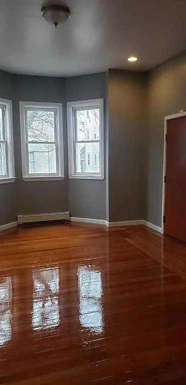 4 bed, 2.0 bath, 1885 sqft, $2,600 — Photo 4
