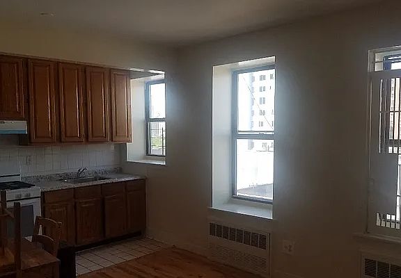 2nd image of 123 E 102nd St APT 5E
