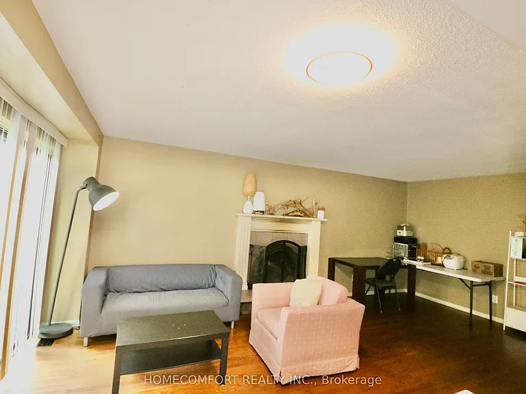12 Banbury Ct — Photo 9