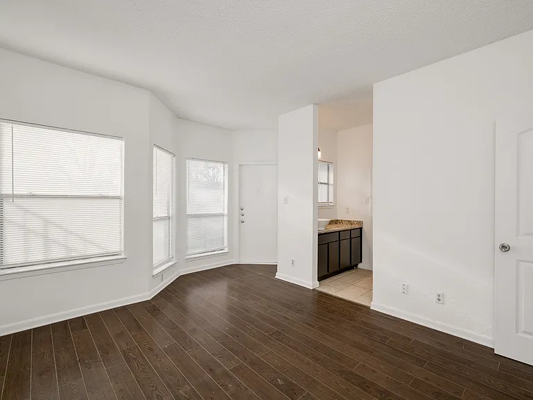 5304 Indio Cv #B — Photo 11