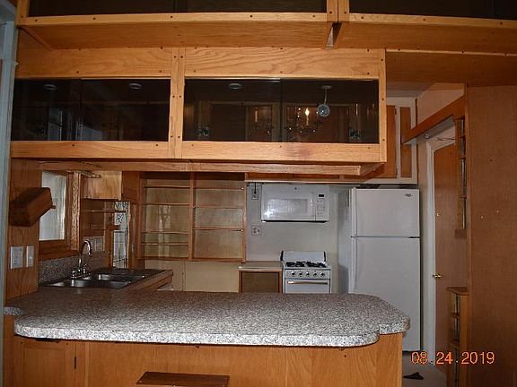 5th image of 537 Elizabeth St APT 3