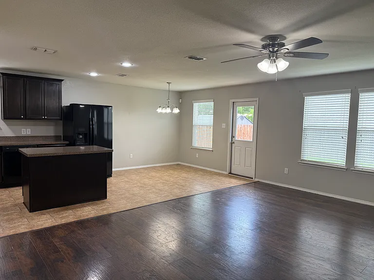 1804 Gayla Creek Dr — Photo 11