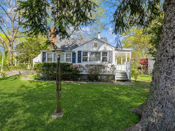 19 Lowell Avenue, Holtsville, NY 11742