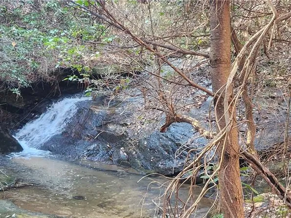 143 Creekwood Rd, Lawndale, NC 28090