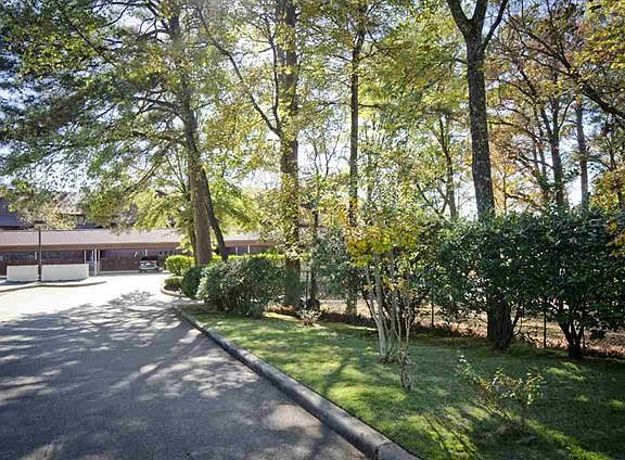 3rd image of 142 Lake Hamilton Dr