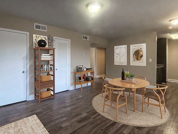 Open Concept living at Country Oaks