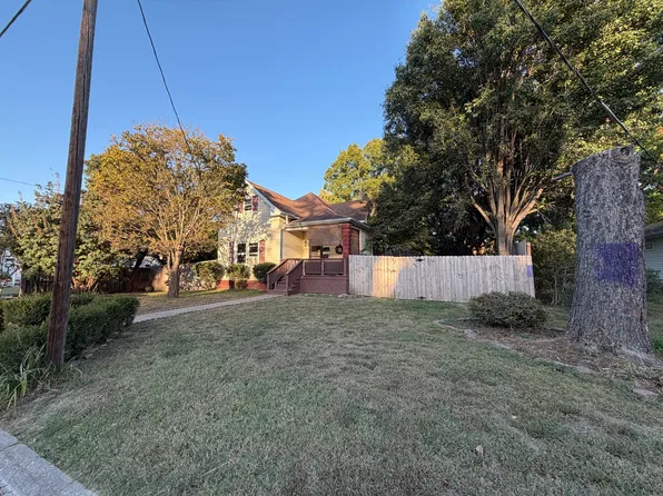 504 Madison St, Benton, IL 62812