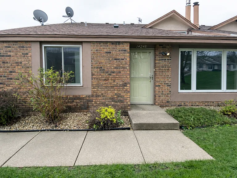 14248 Hemlock Ct N — Photo 2