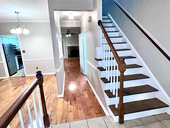 2nd image of 413 Greenview Dr
