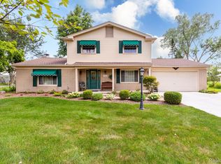 25946 Kilreigh Dr, Farmington Hills, MI 48336