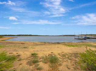 445 Lakeside Dr, Bowie, TX 76230