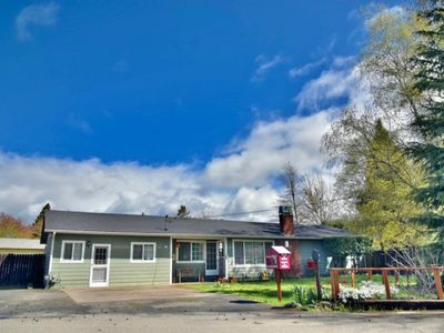 1412 SE Rogue Dr, Grants Pass, OR, 97526
