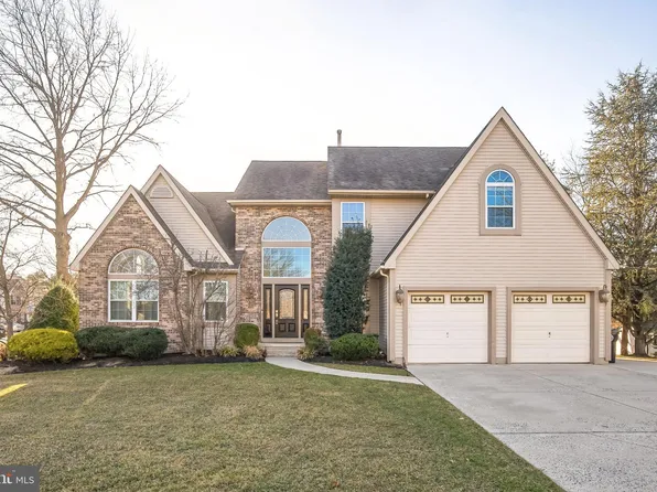 2 Smethwycke Dr, Cinnaminson, NJ 08077