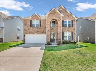 1075 Barberry Dr, Greenwood, IN