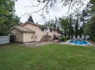 160 Colonial Springs Rd, Wyandanch, NY 11798