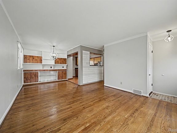5th image of 8031 Pardee Rd