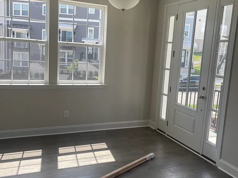 Foyer (unfurnished)