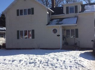 389 7th St, Manistee, MI 49660