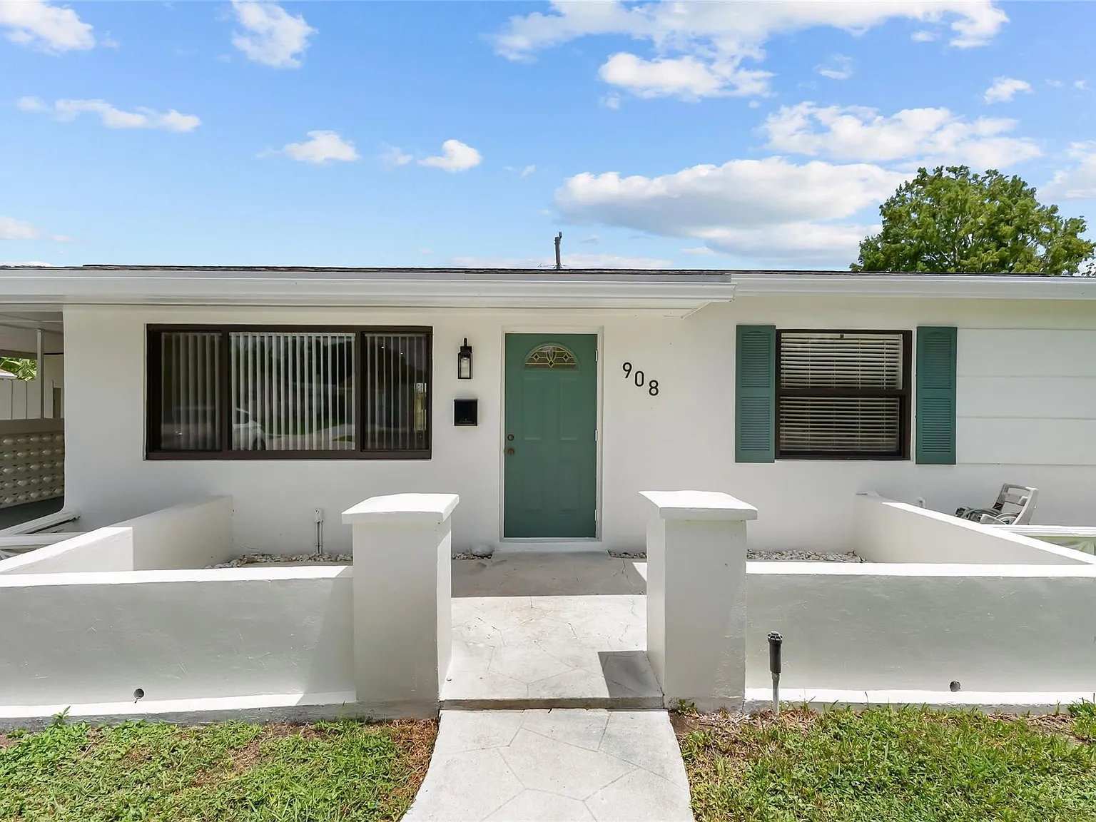 3 bed, 2.0 bath, 1478 sqft, $3,900 — Photo 1