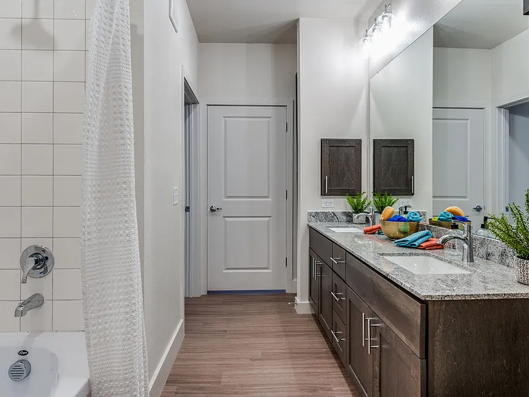 Palladium East Foster Crossing — Photo 10