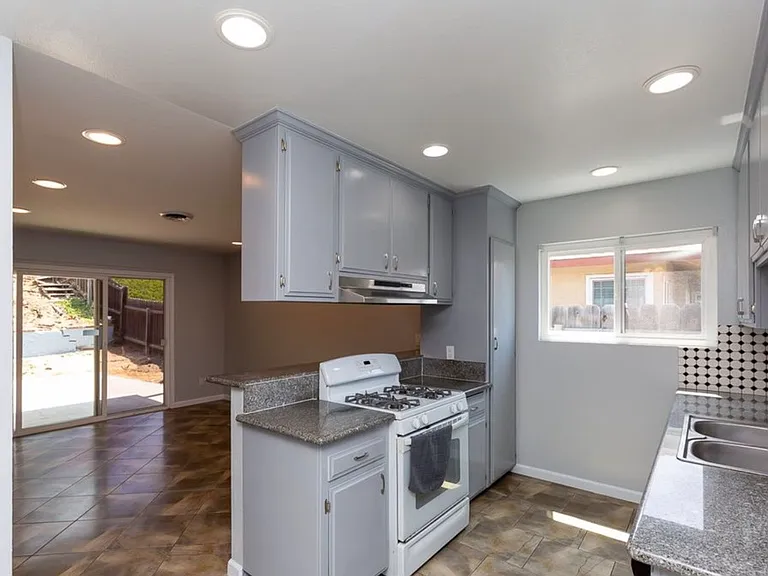 315 Nocturne Ct — Photo 2