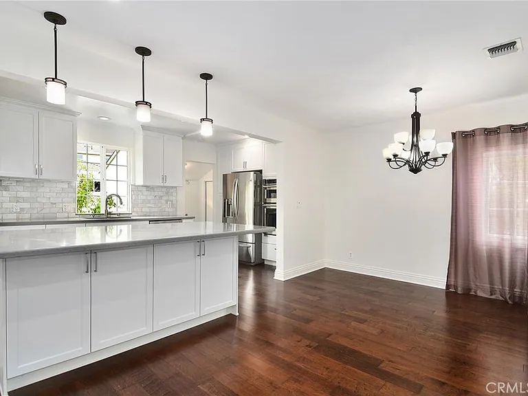 5352 Geyser Ave — Photo 8