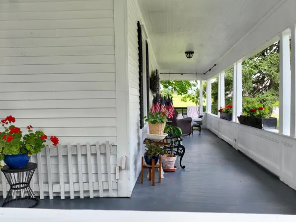 191 Main St, Union, WV 24983