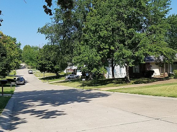 5th image of 12405 Leigh Ln
