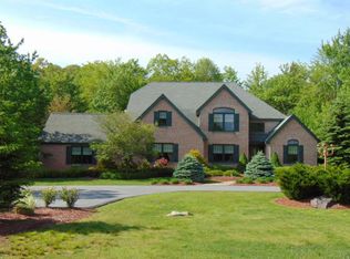 81 Sandspring Rd, Wilkes Barre, PA 18702