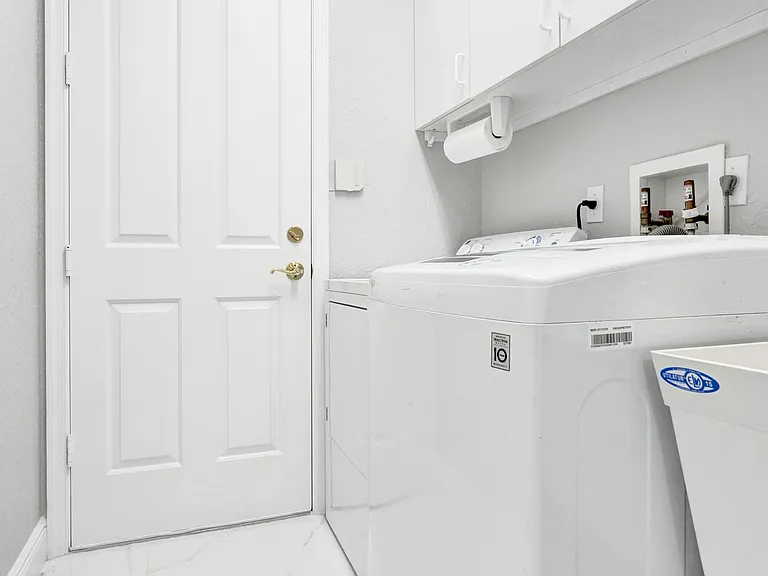 304 NW Bayside Ct — Photo 56