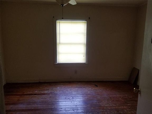 4th image of 138 E G C Chaney St