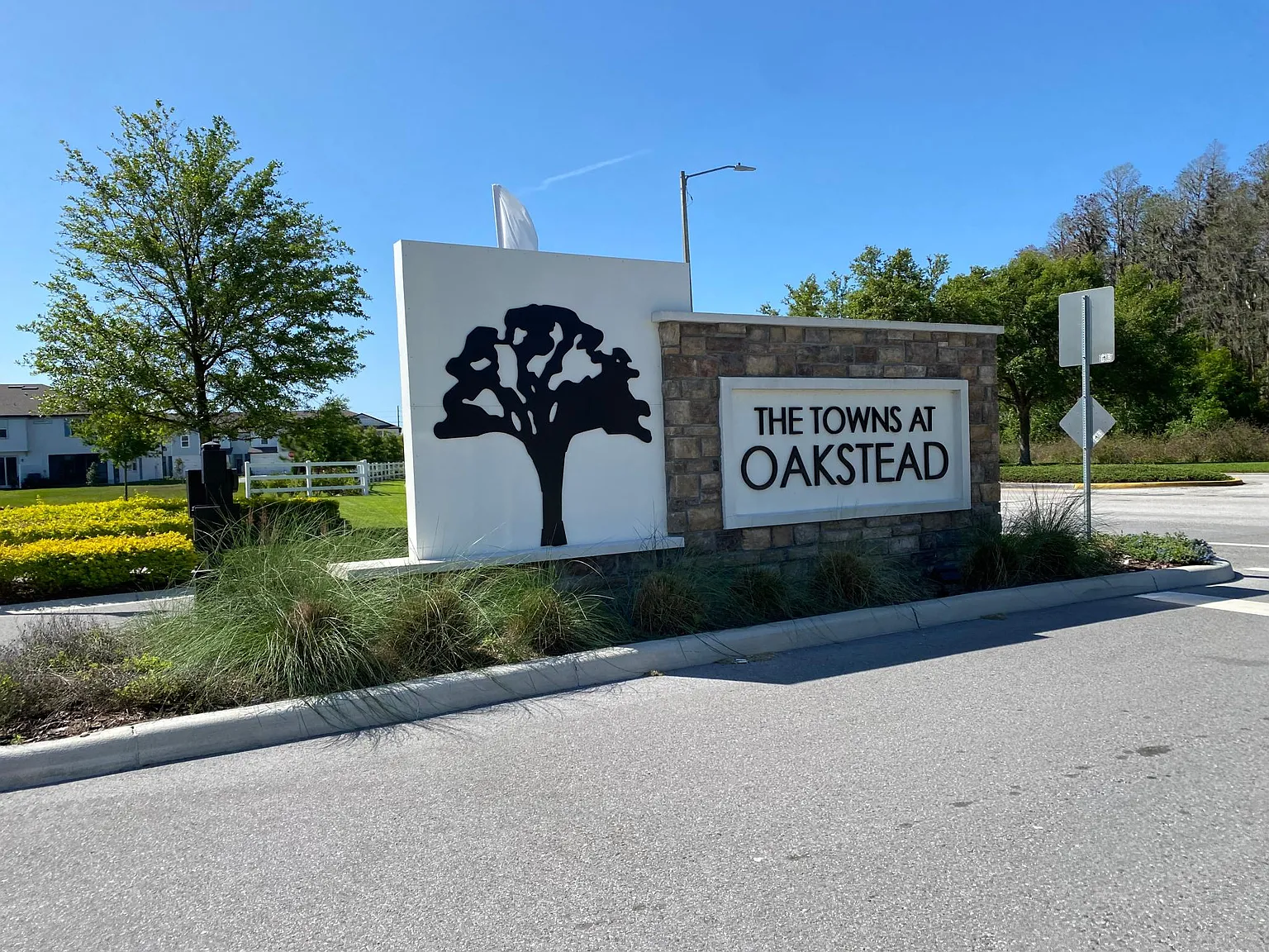 19654 Shady Oak Dr — Photo 1