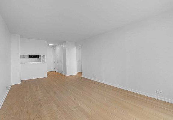 3rd image of 124 W 60th St APT 22F