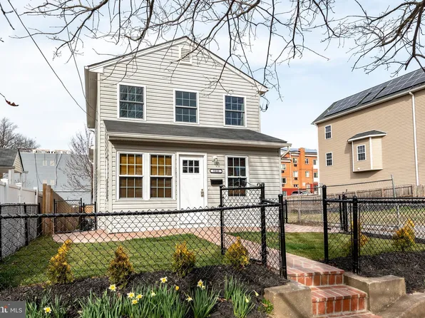 5038 Queens Stroll Pl SE, Washington, DC 20019