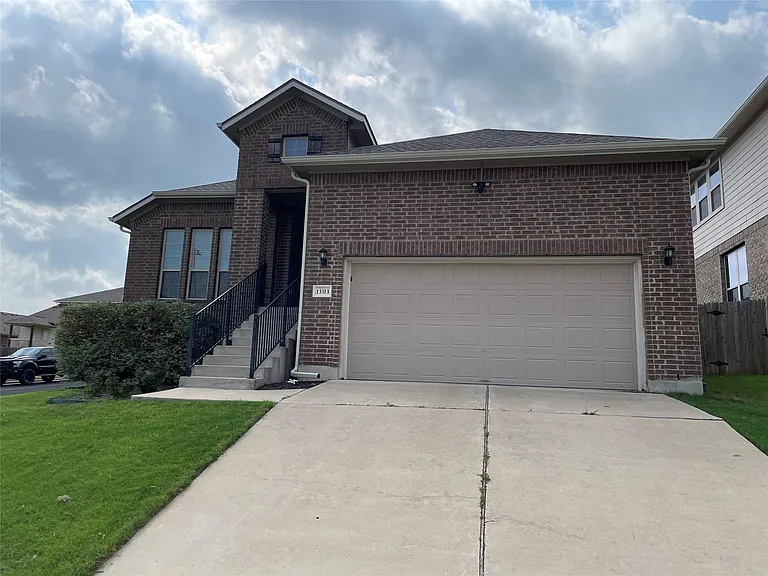 13313 Henneman Dr — Photo 1