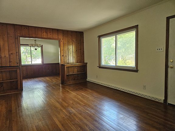 3rd image of 2104 Braddock Rd