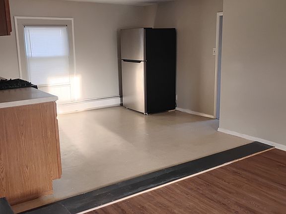 5th image of 26 Academy Ave #1