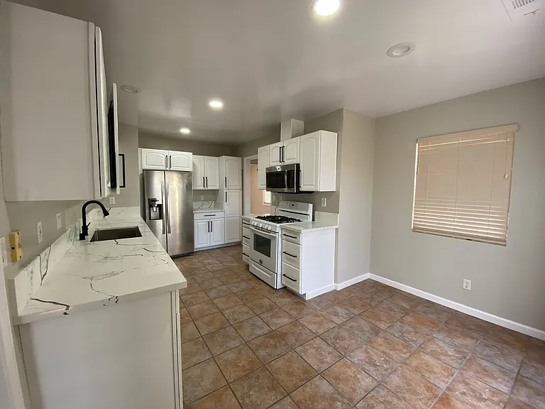 8725 Washington Ave — Photo 6