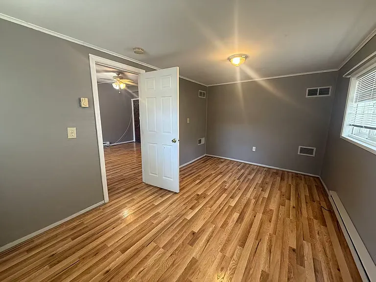 213 Centre St — Photo 8