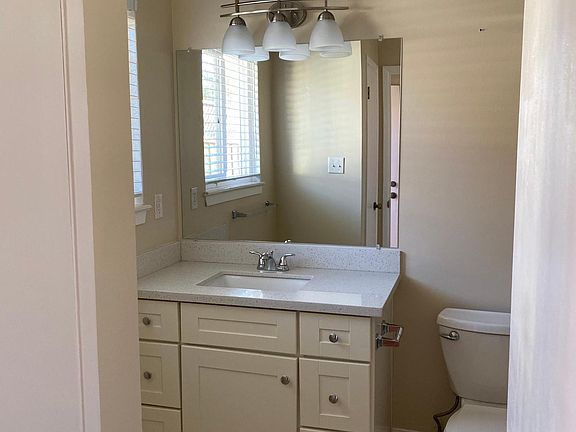 4th image of 152 Warren Dr #1