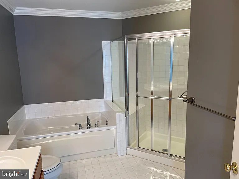 313 Cross Green St #B — Photo 14