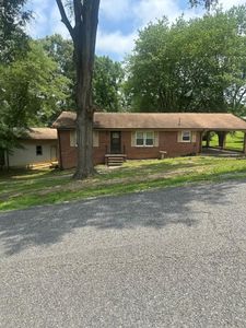 1102 W Oak Hill Dr, Halifax, VA, 24558