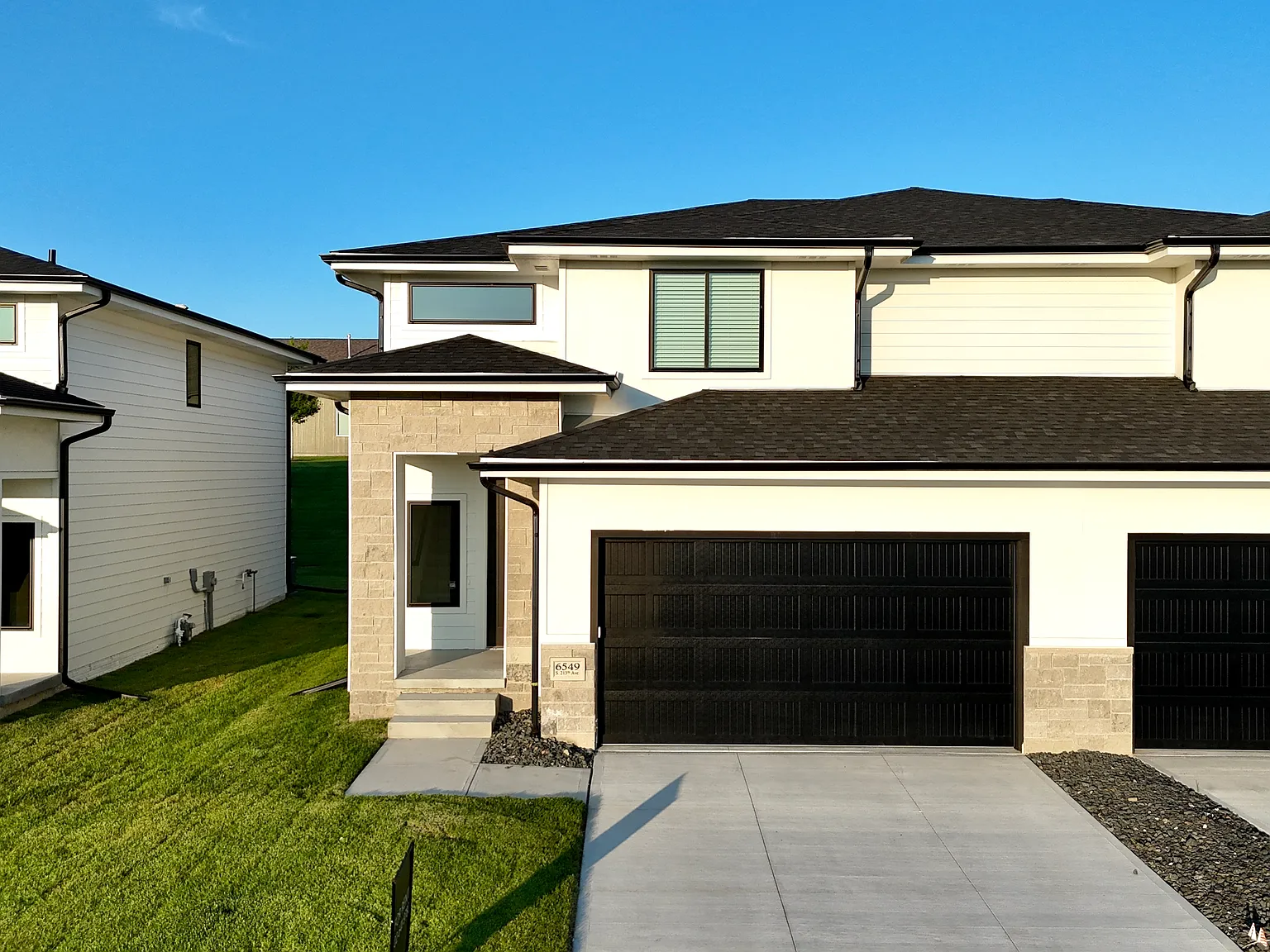 Coventry Wood Townhomes — Photo 2