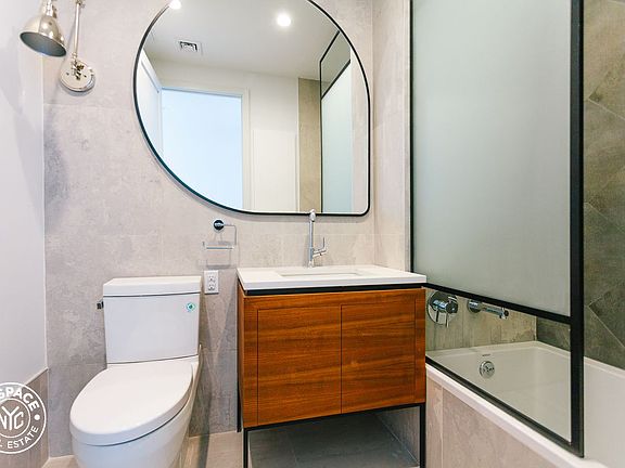 5th image of 4121 28th St APT 6L