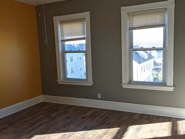 171 Vernon St #3, Worcester, MA 01610