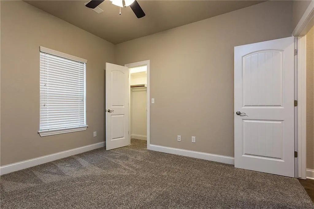 3502 Southwest Brittany Road - 1 — Photo 4
