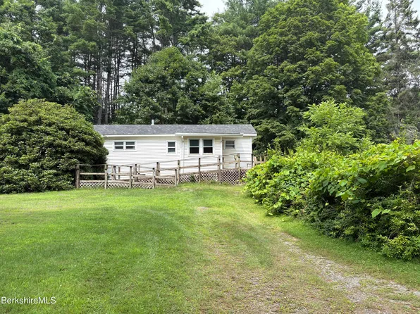 59 High St, West Stockbridge, MA 01266