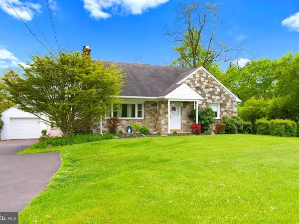 2315 N Broad St, Colmar, PA 18915