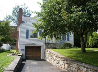 99 Ridgely Ave, Fairfield, CT 06825