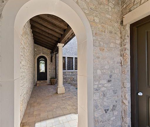 4th image of 24 Comillas